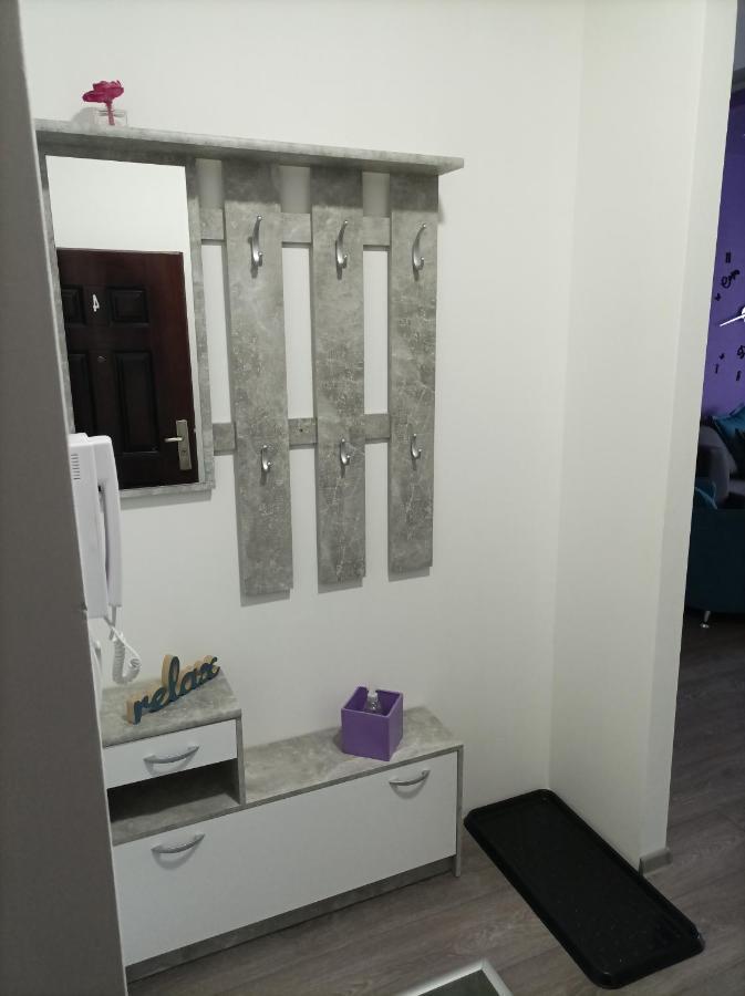 Indija Aaapartmani Indjija מראה חיצוני תמונה